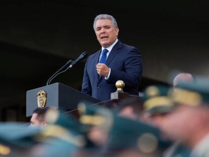 Iván Duque en una ceremonia de reconocimiento de tropas. En vídeo, el comentario que hizo sobre el paro nacional durante el estreno de su programa de televisión.