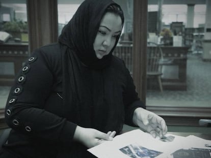 Vídeo | El testimonio de una detenida en Xinjiang: “Nos llevaban a clase con grilletes en los pies y esposas en las manos”