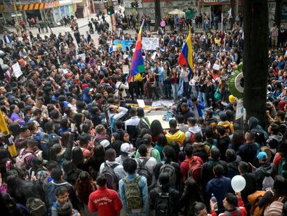 Una protesta en Bogotá, tras la muerte del joven Dilan Cruz. En vídeo, imágenes de las manifestaciones en Colombia.