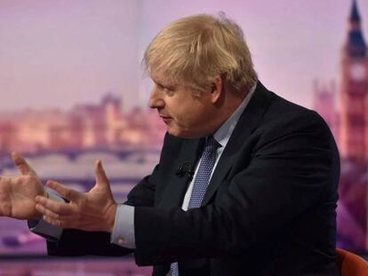 Boris Johnson durante una entrevista en la BBC, el pasado lunes. En vídeo, el reproche de Andrew Neil a Johnson.