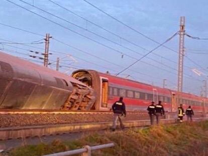 El tren descarrillado cerca de Lodi (Italia).