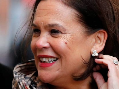 La líder del Sinn Féin, Mary Lou McDonald, este lunes en Dublín. En vídeo, el partido nacionalista pasa a ser posible socio del Gobierno.