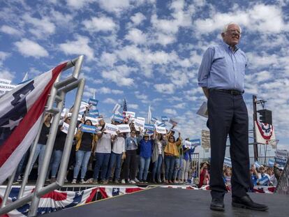 Bernie Sanders, este viernes en Santa Ana, California. En vídeo, el candidato Joe Biden, en un acto de campaña el viernes en Las Vegas: "Putin no quiere que yo sea presidente".