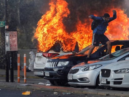 Manifestantes durante las protestas contra el Gobierno en Viña del Mar, Chile.