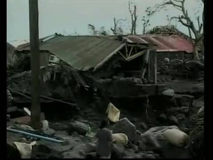 La Cruz Roja de Filipinas ha calculado hoy que las víctimas mortales por el tifón 'Durian' ascienden a 400 personas