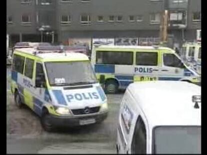 Los jóvenes que ocupaban el centro y la policía han mantenido fuertes reyertas desde el jueves