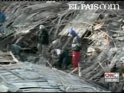 El 80% de la ciudad peruana ha sido destruida por el terremoto. Las casas de adobe se han derrumbado y los ciudadanos carecen de ayuda y comida, según relata desde allí la periodista Beatriz Jiménez.