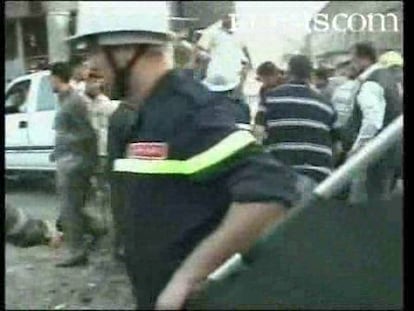 Más de cuarenta personas resultaron muertas en un atentado suicida en Irak. Una mujer con un cinturón explosivo detonó su carga en la ciudad de Kerbala, al sur de Irak. El ataque tuvo lugar en un café de la ciudad, cercano a varios templos chiítas, un lugar considerado uno de los más sagrados para el Islam.