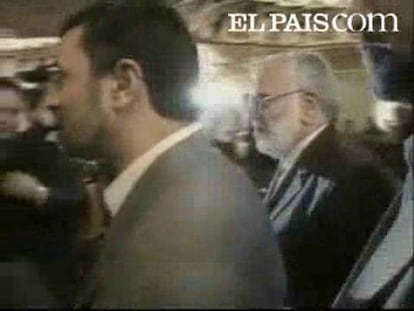 Mahmoud Ahmadineyad lo ha dejado claro en su reunión con los principales productores de petróleo. El presidente iraní ha dicho que los actuales altos precios del combustible están "impuestos" y son totalmente "falsos y artificiales".