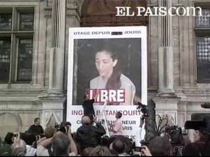 El alcalde de Paris, Bertrand Delanoë festejo la liberación de Ingrid.