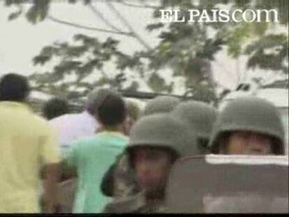 Los militares que controlan Cobija, la capital de Pando, han detenido hoy al gobernador de esa región, el opositor Leopoldo Fernández. Se le acusa de un delito de genocidio por conspirar en la muerte de al menos 16 personas el pasado día 11, el episodio más violento de los enfrentamientos entre el Gobierno y la oposición. La detención se produjo en la ciudad de Cobija, en el norte del país, y ahora Leopoldo Fernández deberá aclarar si lideró la conspiración de la que le acusan las autoridades Sin embargo, el Ministerio Público también ha acusado del mismo delito a altos líderes políticos contrarios a Fernández, uno de ellos afín al gobierno de Morales.