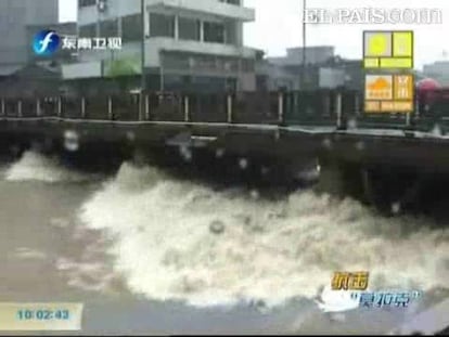 El tifón 'Morakot' ha provocado decenas de desaparecidos en China y Taiwán. Además, millones de damnificados han perdido propiedades y casas.