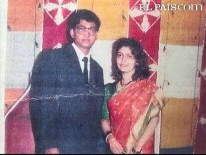 La Policía india ha detenido a un hombre de Bombay por poligamia después de averiguar que éste había contraído matrimonio con un total de catorce mujeres, a las que conoció en una web de búsqueda de pareja, en los dos últimos años. Tushar Waghmare tiene 40 años y trabajaba como ingeniero para Air India. Al parecer, registró su perfil en un portal de citas y afirmó que estaba divorciado desde 2006. En él, decía buscar mujeres con las que casarse de nuevo, sin importar si éstas estaban divorciadas o viudas. Al final las mujeres tenían que mantenerle porque él siempre agotaba su salario; tres de ellas eran arquitectas e ingenieras. El acusado solía pasar al menos tres días consecutivos con cada mujer, al término de los cuales les decía que tenía que viajar a otros estados para asistir a reuniones. Además, en el marco de todo el engaño, Waghmare, que se divorció de su primera mujer en 2006, cambió su apellido por Bapat, un apellido de la casta 'brahman' -la más alta de India-, para poderse casar con mujeres de este grupo social.