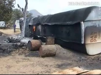 Este sábado, más de 200 personas han perdido la vida y cerca de un centenar han resultado heridas al volcar y estallar un camión cisterna en el este de la República Democrática del Congo, en Sange, en la carretera que une la capital provincial, Bukavu, y Uvira. Las causas del accidente aún no están claras. Todo apunta a que el vehículo volcó debido al mal estado de las carreteras en la zona. Algunos fallecieron al intentar recoger el combustible que salía del tanque, pero las autoridades de la zona han explicado que la mayoría ha muerto por el fuego que asoló las viviendas cercanas tras la explosión del vehículo. Helicópteros de las Naciones Unidos se encuentran trasladando heridos al hospital.