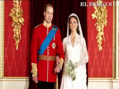 La Casa Real británica ha difundido las imágenes oficiales del enlace del príncipe Guillermo y su ahora esposa Catalina. A los recién casados se les ha podido ver este sábado abandonando el Palacio de Buckingham, donde han pasado su noche de bodas, y desde donde han partido en un helicóptero al norte del país para comenzar su vida como matrimonio. El secreto mejor guardado de la pareja es el destino de su luna de miel, un viaje que han decidido posponer, ya que el príncipe primero tiene que reincorporarse a su trabajo como piloto marítimo en la isla de Anglesey.