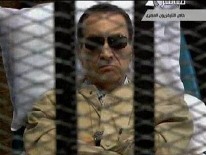 La justicia condena a Mubarak a cadena perpetua por la muerte de manifestantes