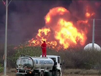 La refinería de Venezuela sigue en llamas