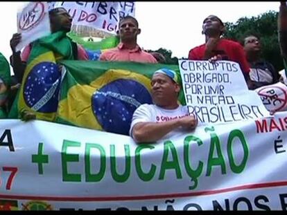 Dilma Rousseff propone un referéndum para reformar la Constitución