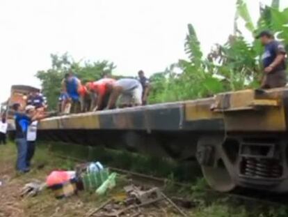 Al menos seis muertos al descarrilar el tren de emigrantes ‘La Bestia’ en México