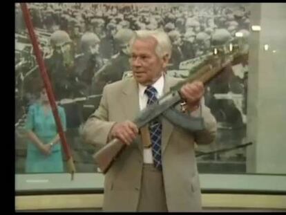 Muere Mijaíl Kaláshnikov, inventor del arma más famosa del mundo