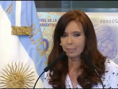 Cristina Kirchner volta à cena pública depois de mais de um mês de silêncio