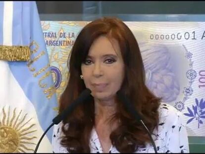 Cristina Kirchner volta à cena pública depois de mais de um mês de silêncio