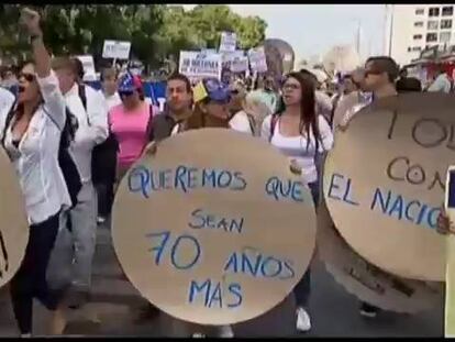 Manifestación de trabajadores de la prensa en Caracas para reclamar que se eliminen las trabas a la importación de papel.
