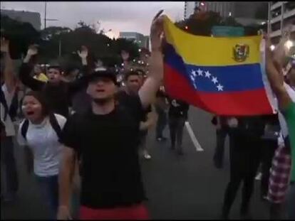 Os protestos mantêm-se em Caracas e outras cidades de Venezuela.