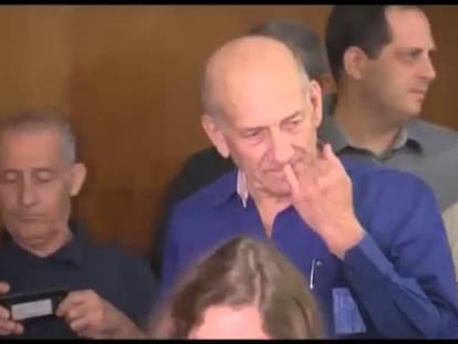 Imágenes de Ehud Olmert en el tribunal de Tel Aviv.