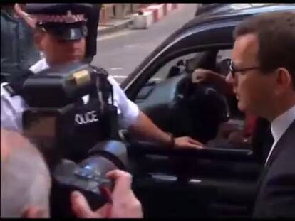 El exjefe de prensa de Cameron a su llegada al tribunal.