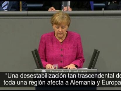 Merkel explica la decisión de armar a los kurdos