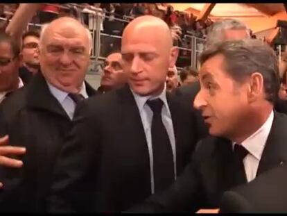 Sarkozy se da un baño de masas en su regreso a la política francesa