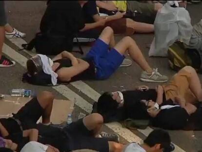 Manifestação perto da sede do Governo em Hong Kong. AFP / ATLAS