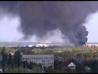 Columnes de fum a les rodalies de la ciutat de Donetsk