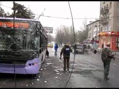 El autobús atacado este jueves en Donetsk.