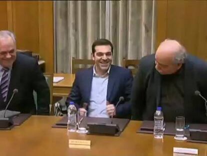 Tsipras promete que não terá “nem um grego sem ajuda nem sem comida”
