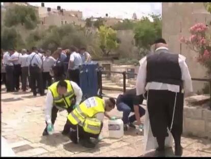 Un palestino apuñala a un policía israelí en el centro de Jerusalén