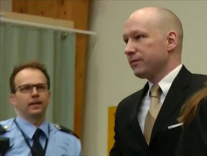 Un tribunal noruego dictamina que el aislamiento del asesino Breivik no es tortura