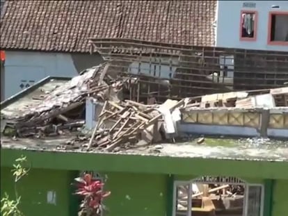 Un terremoto de 6,5 en Java causa al menos 3 muertos y daños en 1.000 edificios