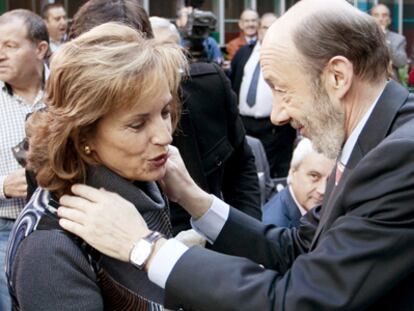 Rubalcaba pide el voto en Euskadi para "asegurar la paz"