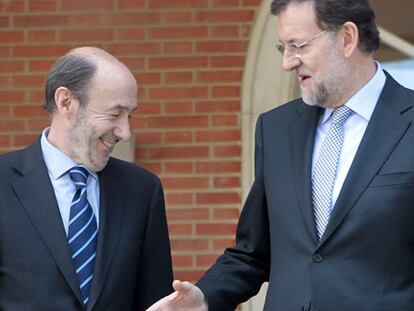 Los otros encuentros, oficiales y secretos, entre Rubalcaba y Rajoy