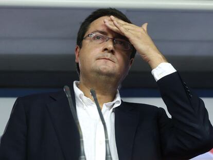 El descalabro socialista desata la incertidumbre en el equipo de Rubalcaba