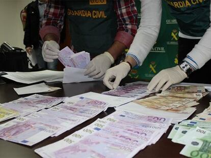 Una consultora implicada tenía a sueldo al exdirector de los ERE y a su esposa