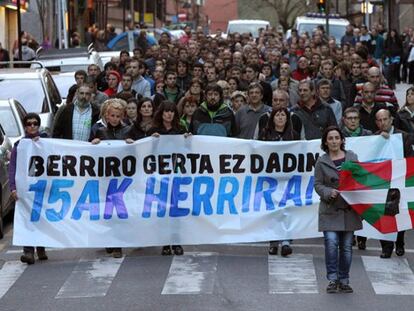 Manifestación en Basauri por Xabier López Peña 'Thierry'.