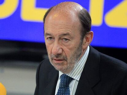 Rubalcaba defiende a Navarro porque en la cumbre rechazó la independencia