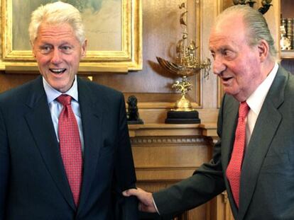 Clinton habla con el Rey y Rajoy de la crisis española