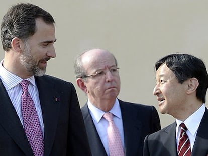 Don Felipe recibe al príncipe Naruhito con honores militares en El Pardo