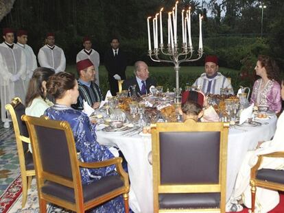 Cena sin testigos entre dos reyes