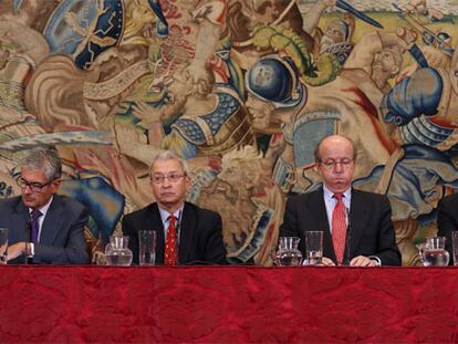 De izquierda a derecha, Manuel Fernández-Tapia, Miguel Cabanela, Rafael Spottorno y Ángel Villamor, durante la conferencia de prensa celebrada ayer en La Zarzuela.