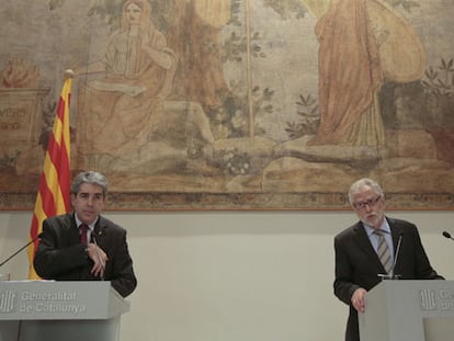 Francesc Homs, a la izquierda, y Carles Viver Pi-Sunyer, presidente del Consejo Asesor de Transición Nacional.